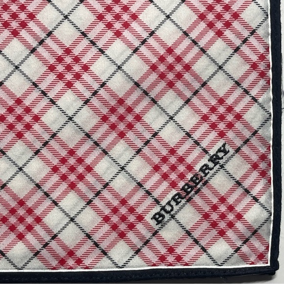 Burberry handkerchief - Picture 5 of 5